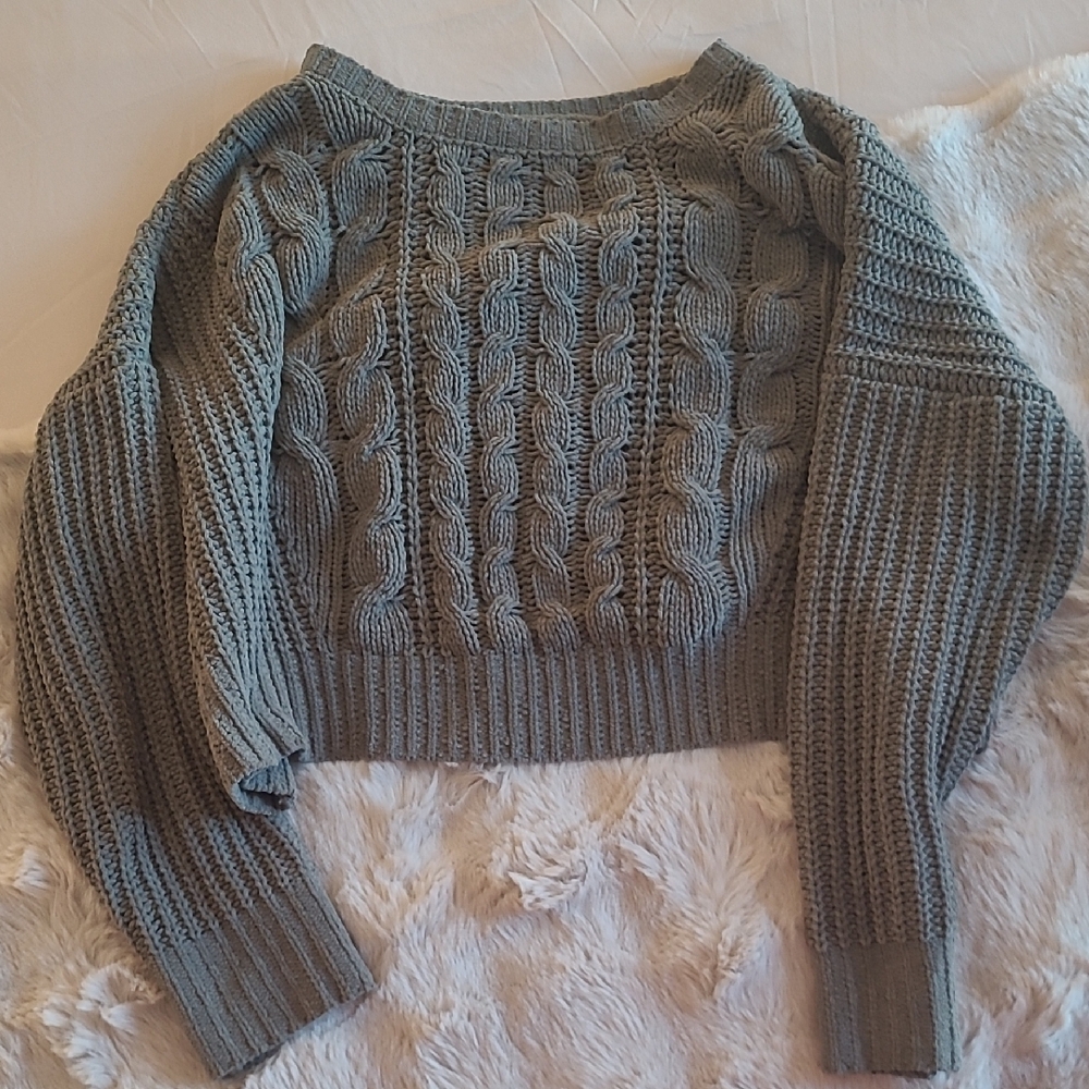 Cropped Cable Knit Sweater in Olive Green